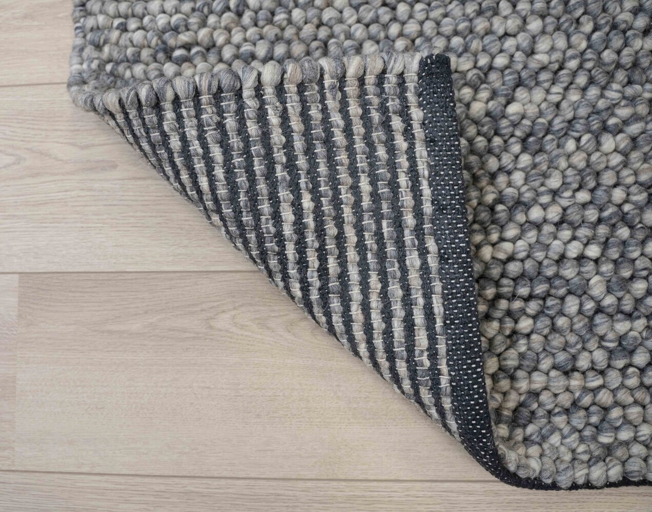 Ventura Bolletjes Grijs Handgemaakt vloerkleed