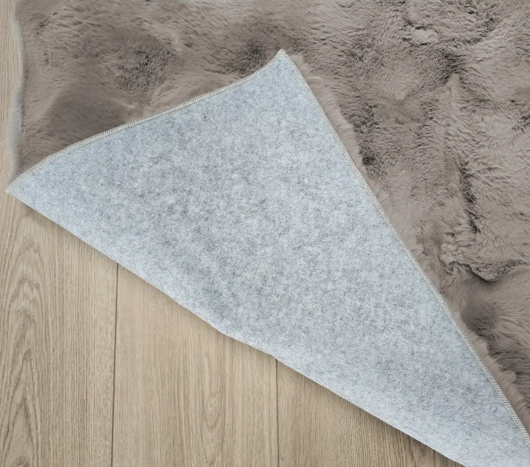 Hoogpolig fluffy vloerkleed - Cloudy Bolletjes Beige Hoogpolig fluffy vloerkleed - Cloudy Bolletjes Beige