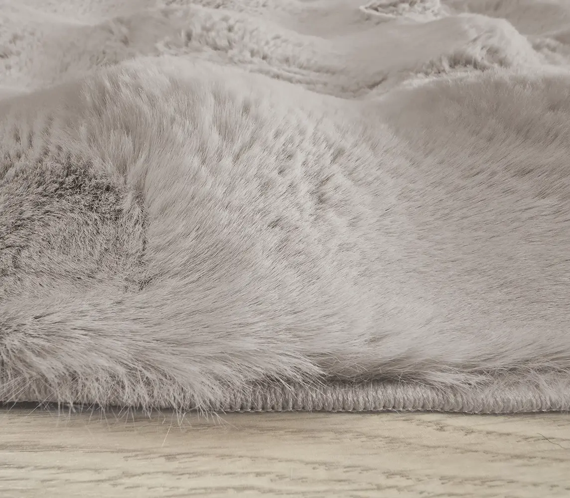 Hoogpolig fluffy vloerkleed - Cloudy Bolletjes Beige Hoogpolig fluffy vloerkleed - Cloudy Bolletjes Beige