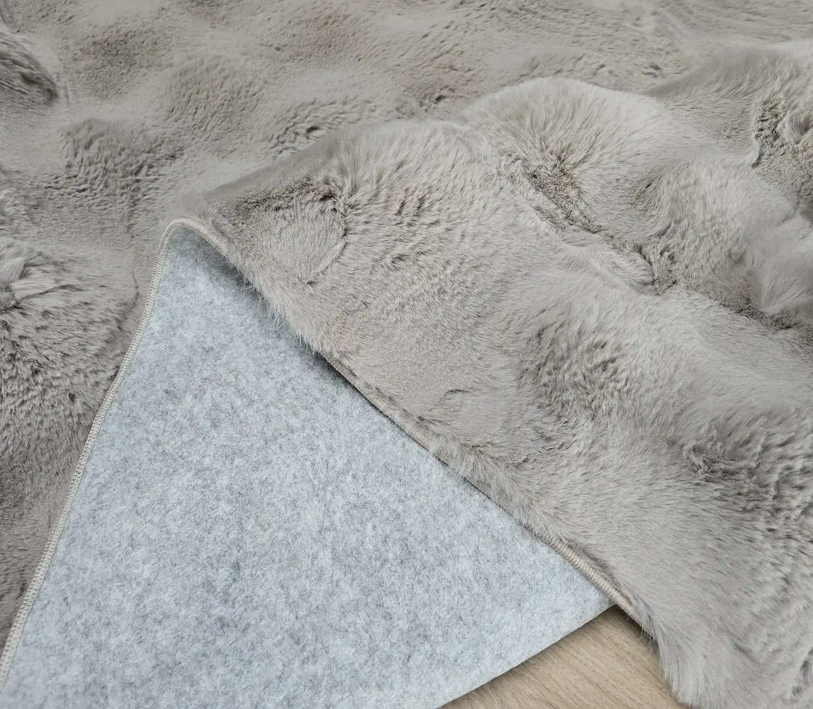 Hoogpolig fluffy vloerkleed - Cloudy Bolletjes Beige Hoogpolig fluffy vloerkleed - Cloudy Bolletjes Beige