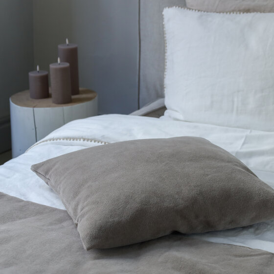 Lausanne plaid and decorative cushion cover