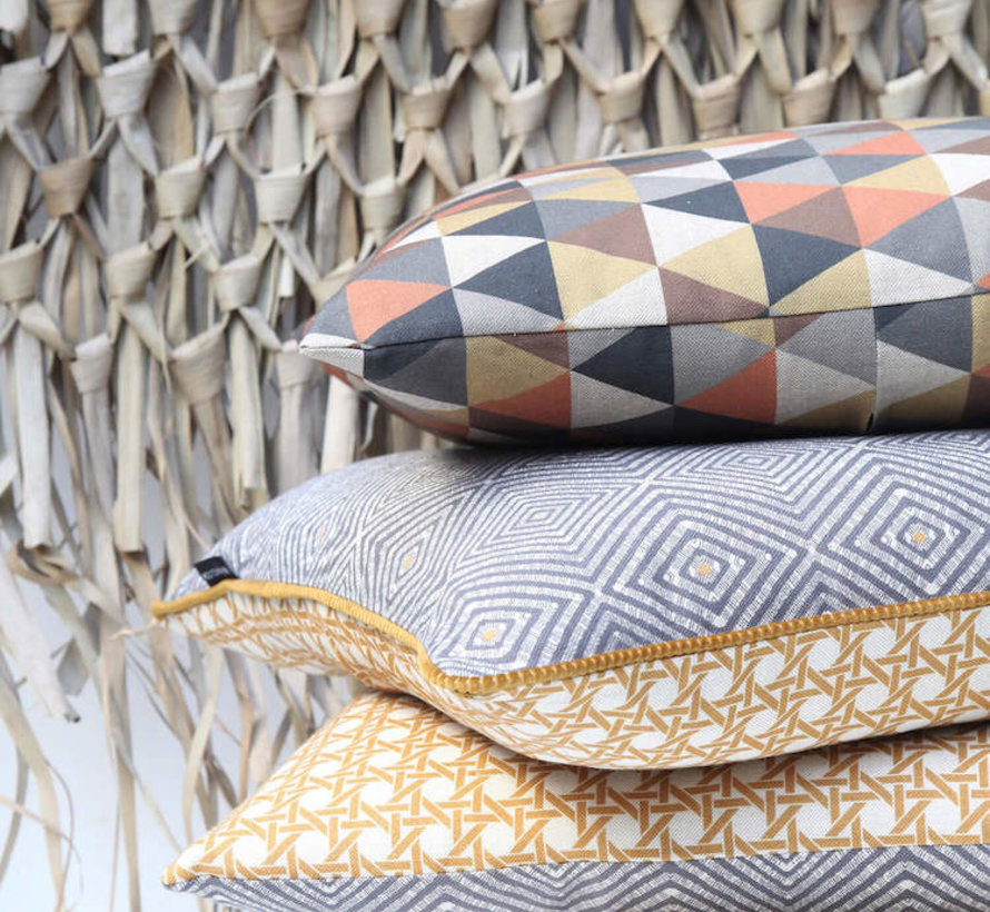 Geometrisch grijs geel linnenlook stof