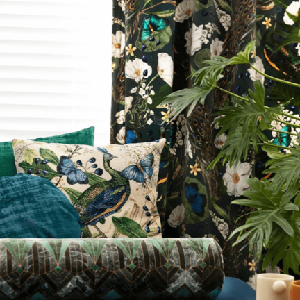 Stof met vogels en bloemen van Decostoffen