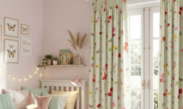 Hoe kies je verduisterende gordijnen voor een babykamer?
