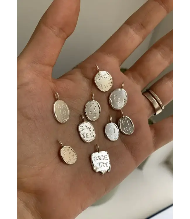 Naida C. Castel - Mood PendantLow Tide Medallion Necklace - Plata