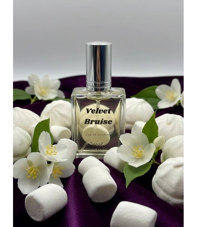 Hetaira Perfumes Velvet Bruise