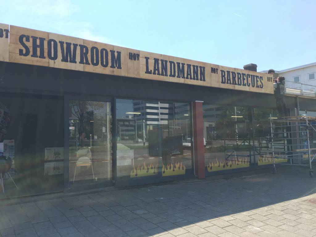 OPENING SOON: HOT BARBECUES & SMOKERS SHOP