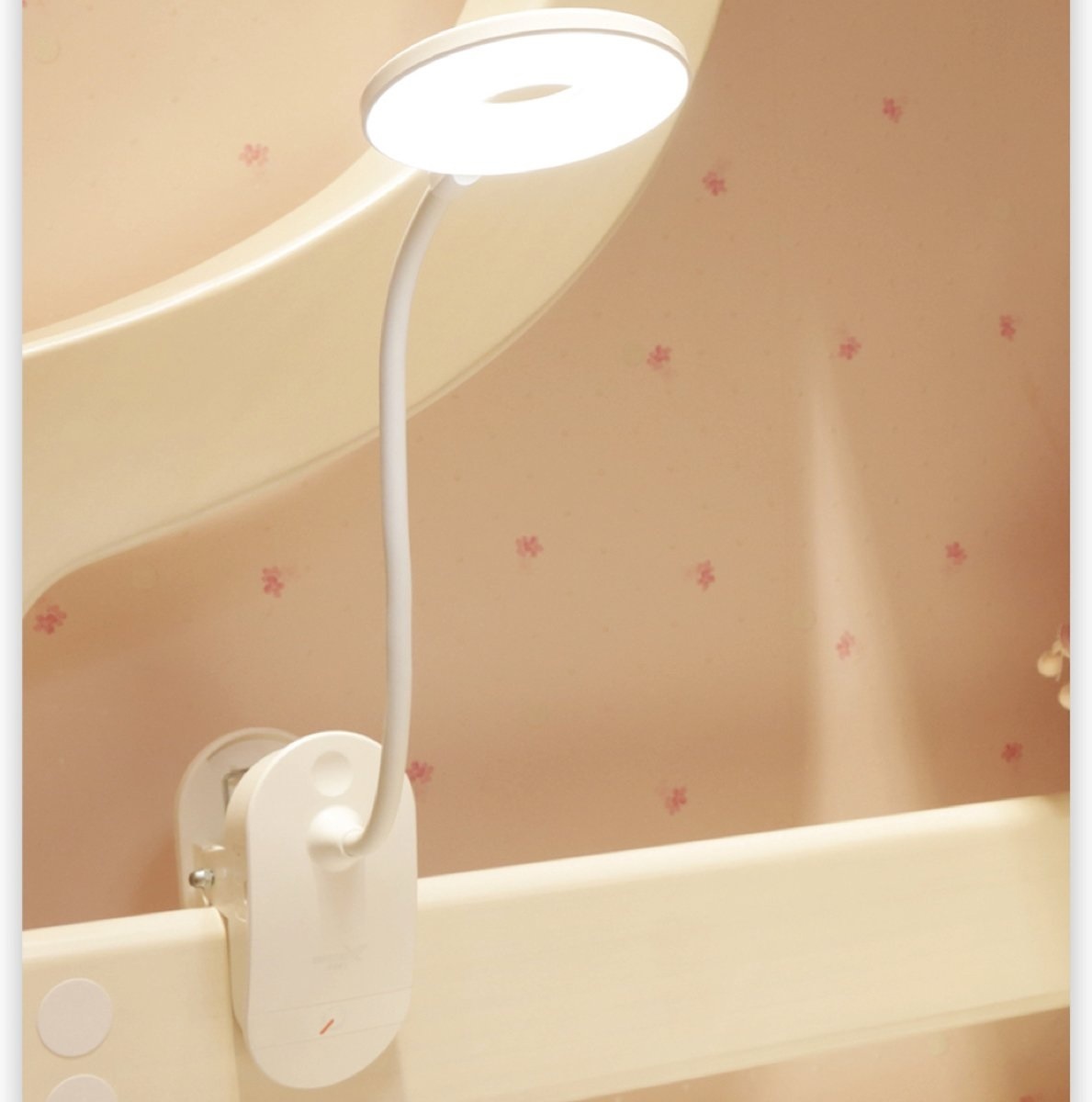 Parya Official - LED Bureaulamp - Met klem Parya Official - LED Bureaulamp - Met klem