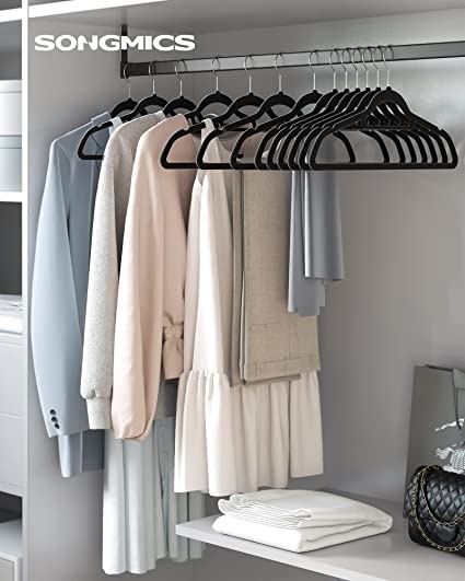 Kleerhangers, fluweel, 20 stuks, 0,6 cm dik, pakhangers, jashanger met antislip oppervlak, met twee inkepingen, 360 ° draaibare haak, antislip, zwart