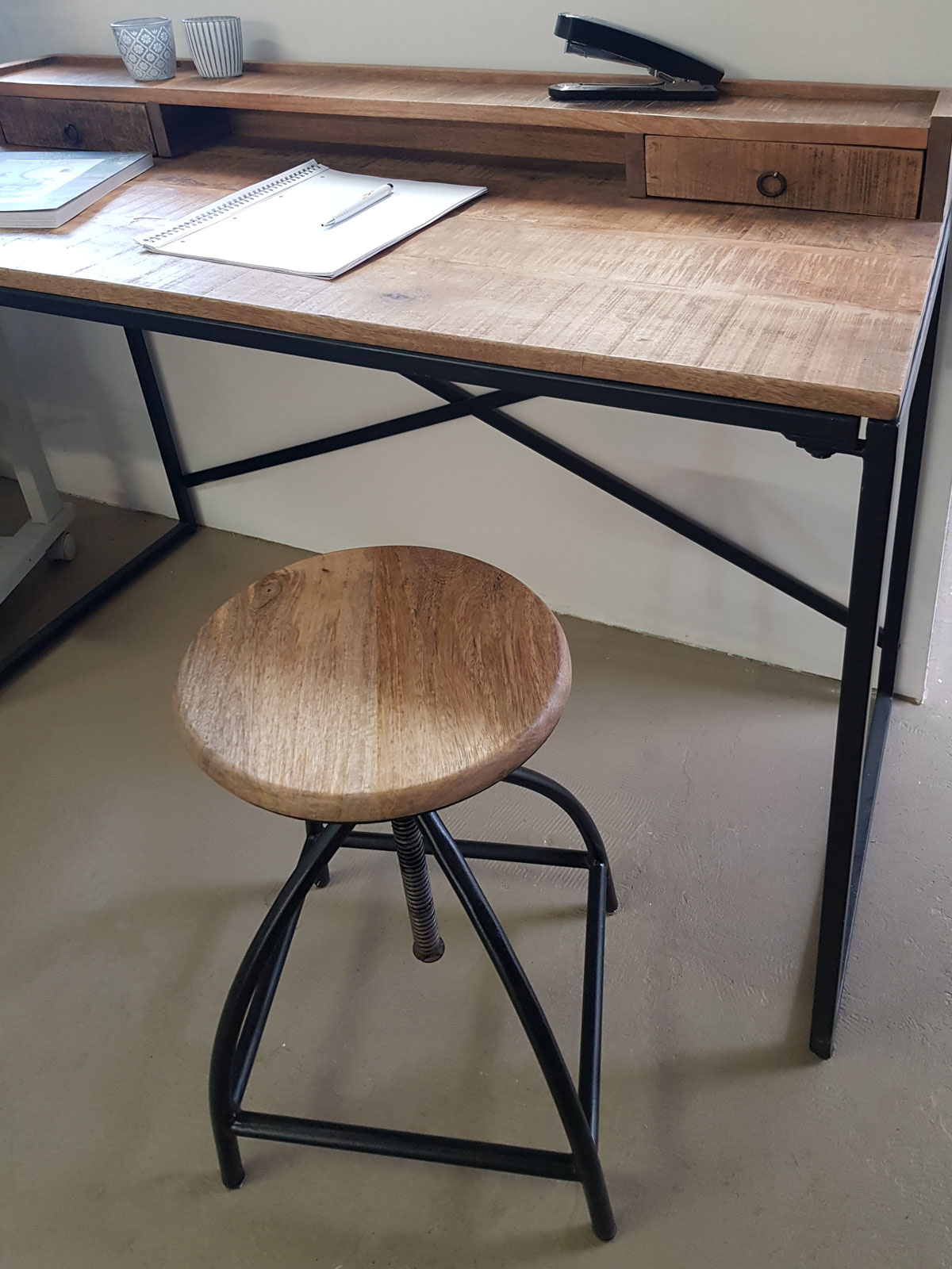 Parya Home - Drehhocker Höhenverstellbar - 34 x75x34 - Liverpool Massivholz - Langlebiges Metallgestell