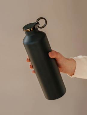 EQUA - Stilvolle Thermoflasche - 680ml - Dunkelgrau