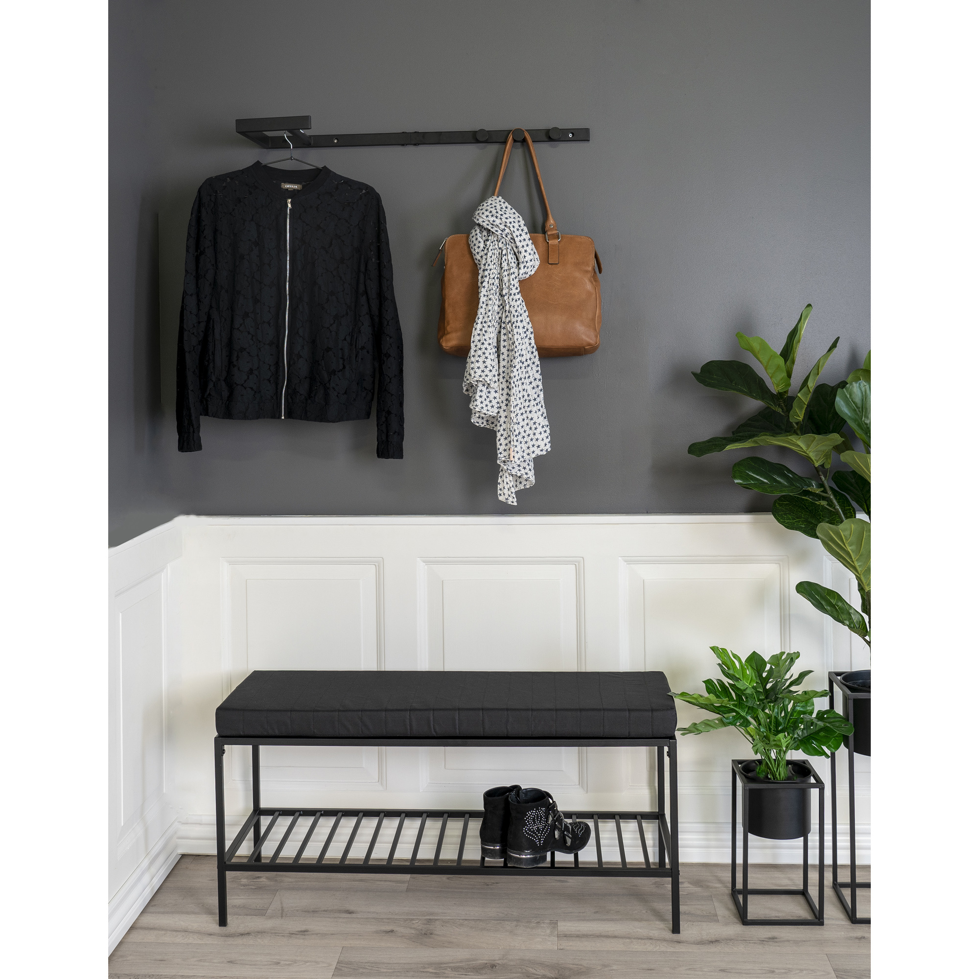 Trento Clothes Rack - Kapstok - Zwart- 3x82cm