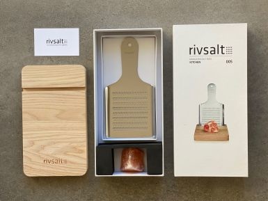Rivsalt Himalayan salt rock grater - Large oak table stand - stainless steel
