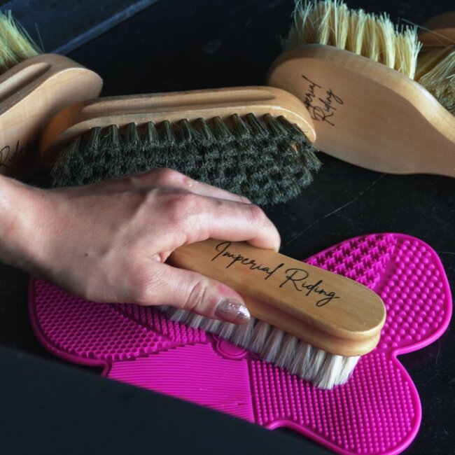 Imperial Riding Imperial Riding Cleaning Pad Brush S/S 2024