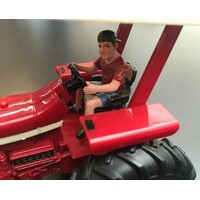 AT Collections Jeff zittend op tractor (1:32)