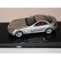 AutoArt Mercedes Benz SLR McLaren zilvergrijs (1:43)