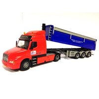 LionToys Volvo NH 460 met kipoplegger "CVMG" (1:50)