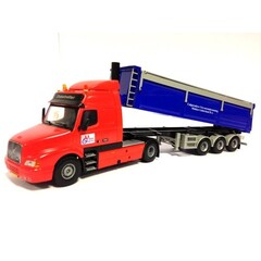 LionToys Volvo NH 460 met kipoplegger "CVMG" (1:50)