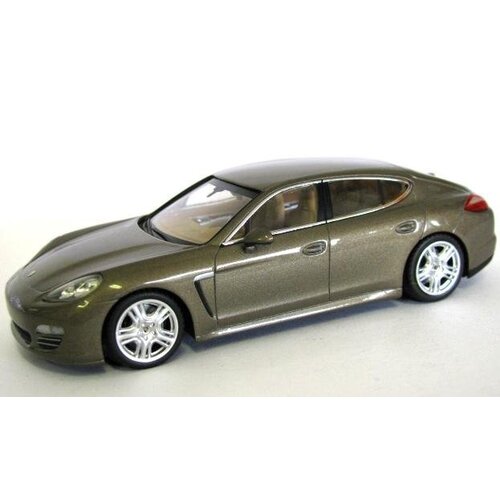 Minichamps Porsche Panamera 4 (1:43)
