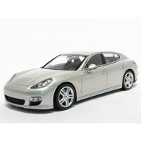 Minichamps Porsche Panamera Turbo - 2009 (1:43)