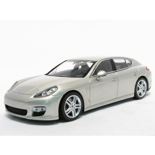 Minichamps Porsche Panamera Turbo - 2009 (1:43)