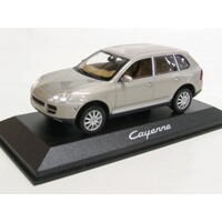 Minichamps Porsche Cayenne zilver (1:43)