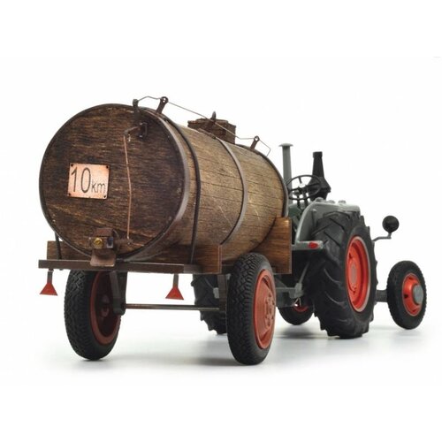 Schuco Lanz Bulldog Tractor met mesttank (1:32)