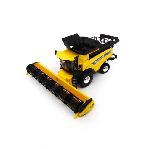 Britains New Holland CR9.90 Revelation combine (1:32)