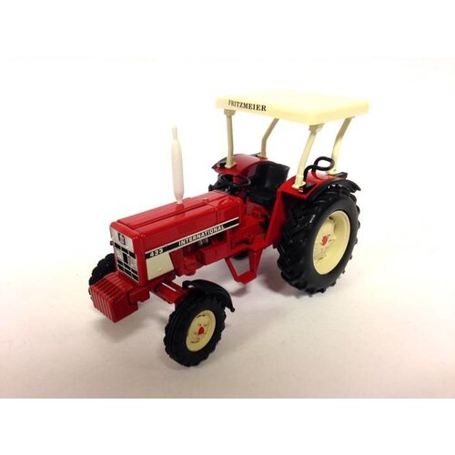 Replicagri International IH 433 met Fritsmeier dakje (1:32)