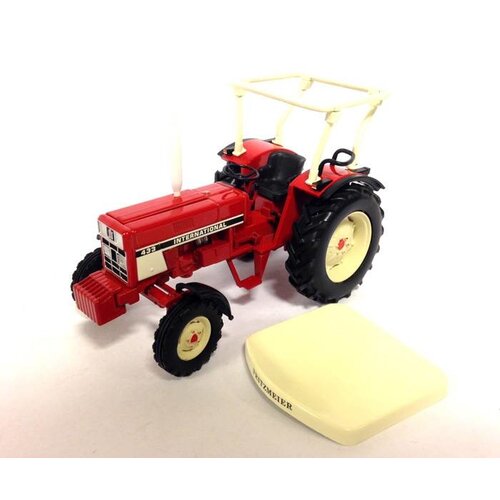 Replicagri International IH 433 met Fritsmeier dakje (1:32)