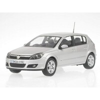 Vanguards Vauxhall Astra silver (1:43)