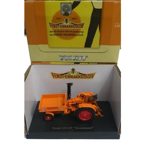 Universal Hobbies Fendt 231 GT met maaibalk "Kommunal" (1:32)