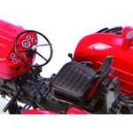 Universal Hobbies Massey Ferguson 135 Tractor (1:16)