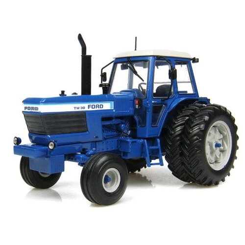 Universal Hobbies Ford TW30 2wd tractor met dubbellucht (1:32)