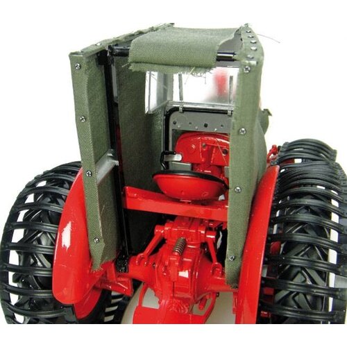 Universal Hobbies Ferguson TEA-20 SUE rups tractor (1:16)