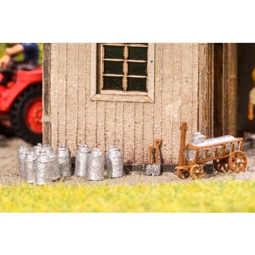 Noch Melkveehouder set 13 delig (1:87)