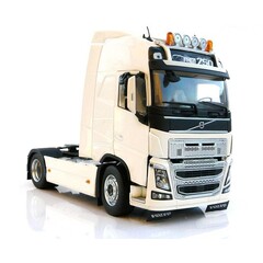 Marge Models Volvo FH16 4x2 vrachtwagen wit (1:32)