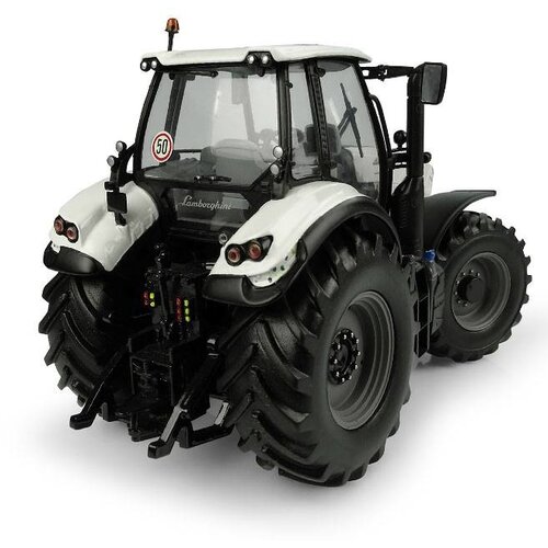 Universal Hobbies Lamborghini Mach 250 VRT tractor (1:32)