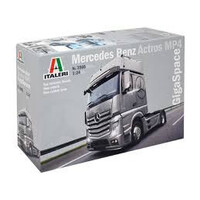 Italeri 3905 - Mercedes Benz Actros MP4 bouwdoos (1:24)