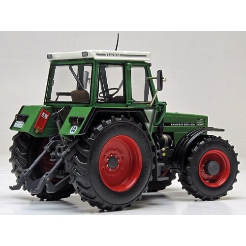 Weise Toys Fendt Favorit 612 LSA tractor (1:32)