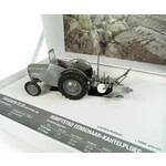 Universal Hobbies 5364 - Ferguson TEA20 met rumptstad ploeg (1:32)