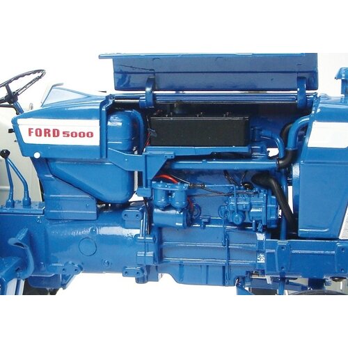 Universal Hobbies Ford 5000 Tractor (1:16)