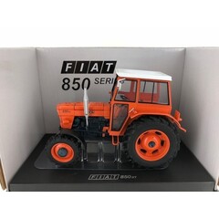 Universal Hobbies 5298 - Fiat 850 DT Tractor met cabine (1:32)