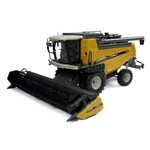 Universal Hobbies Challenger 645C Combine (1:32)