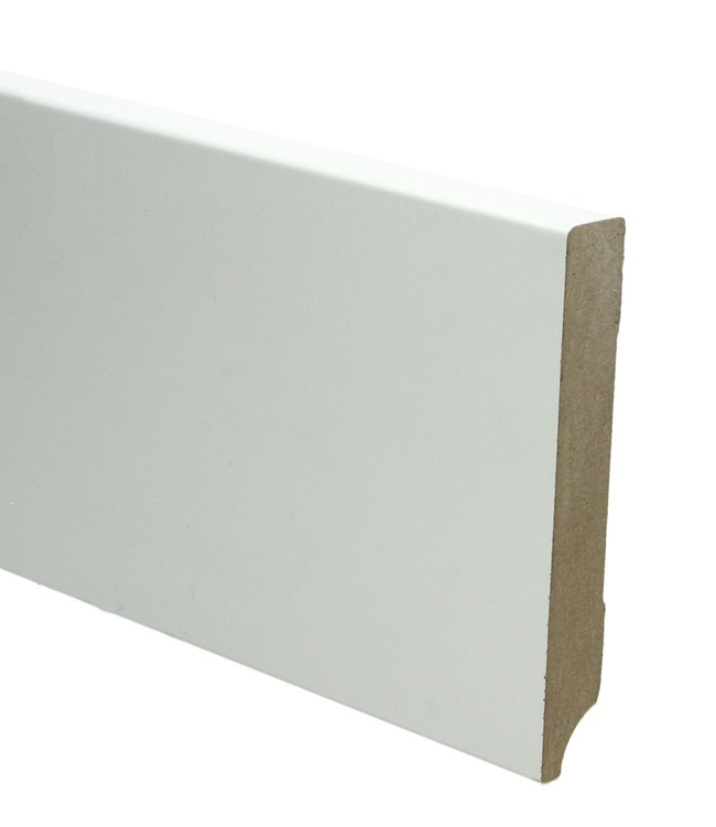 Moderne plint RAL 9010 gelakt