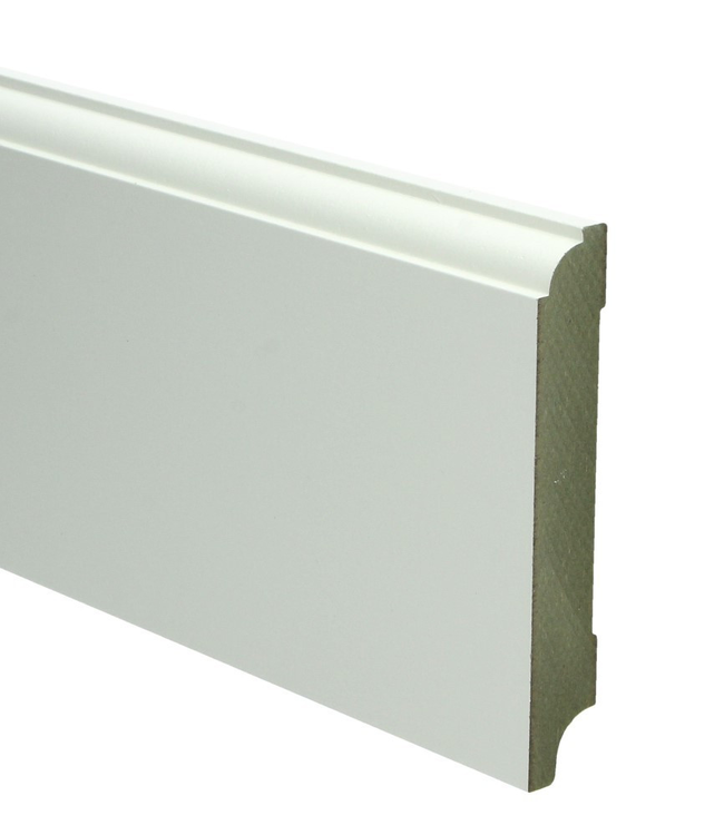 Eigentijdse plint RAL 9010 gelakt