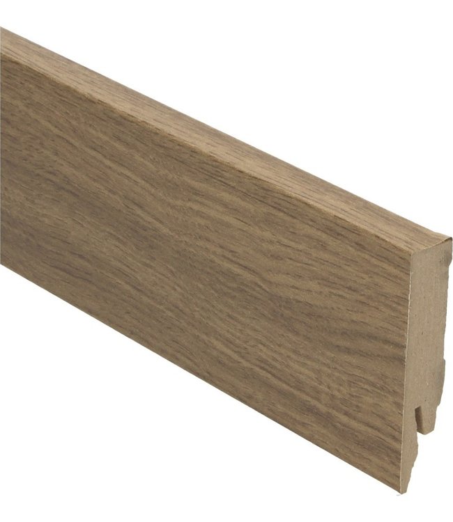 Rechte hoge plint eiken natuur geolied