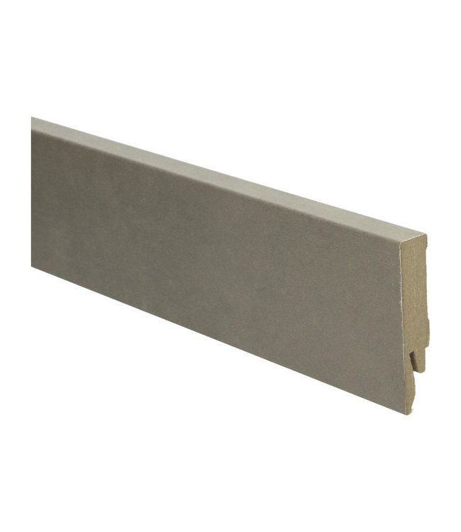 Rechte hoge plint beige beton donker