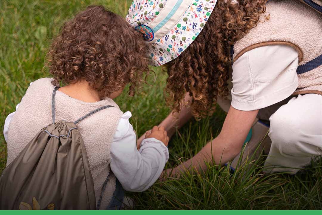 Minder schermtijd bij kinderen? Met deze 5 tips gaan ze vaker naar buiten 