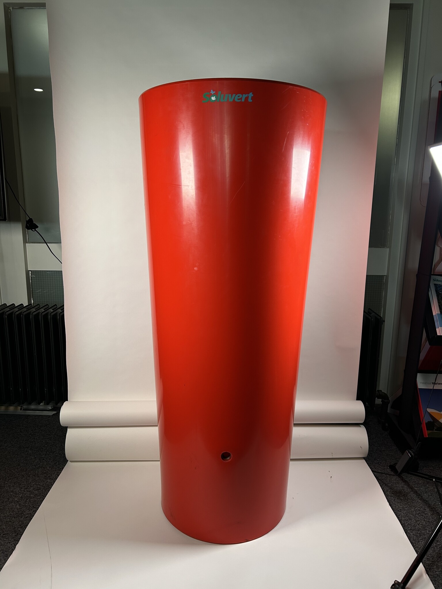 Soluvert Regenton rood met bloembak 350L - tweede kansje